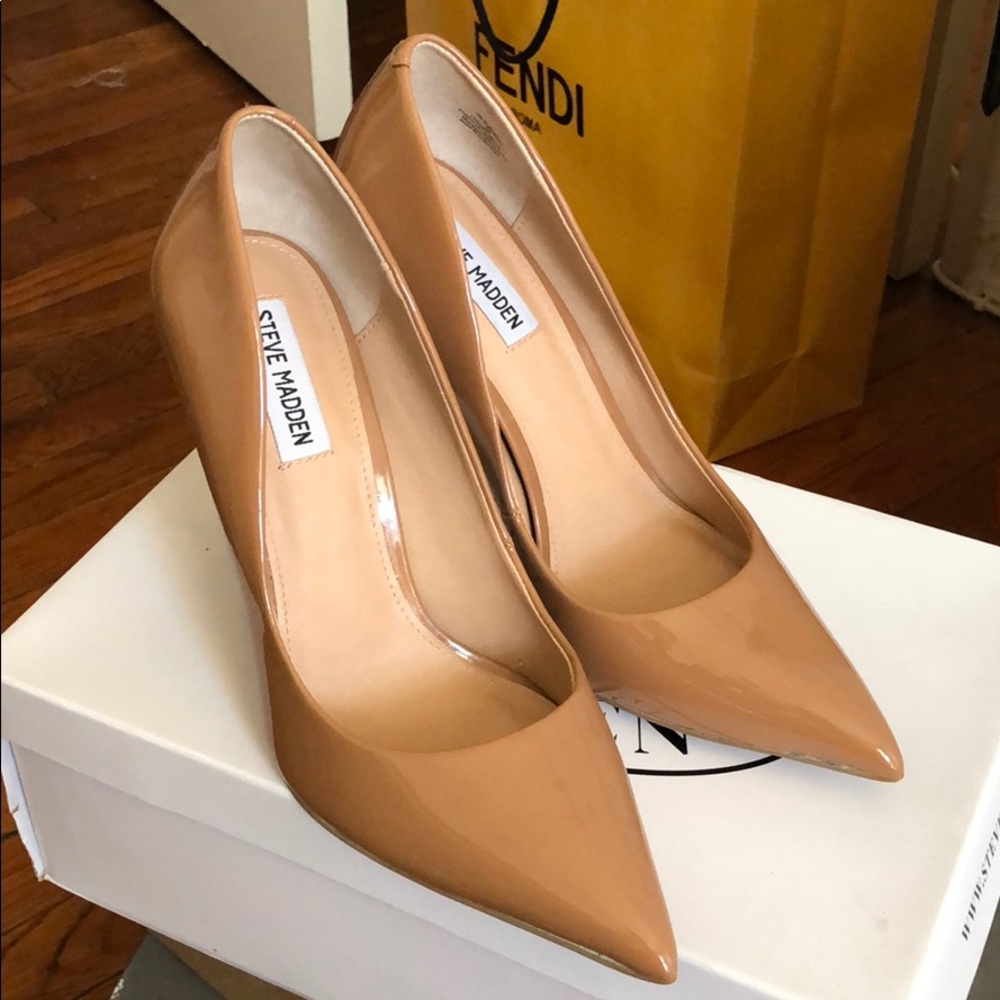 Steve madden Vala Pumps